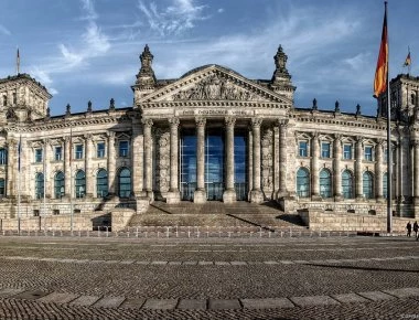 Γερμανία: «Καλό μήνυμα η απόφαση του Eurogroup για την Ελλάδα- Οι εταίροι δείχνουν αλληλεγγύη»